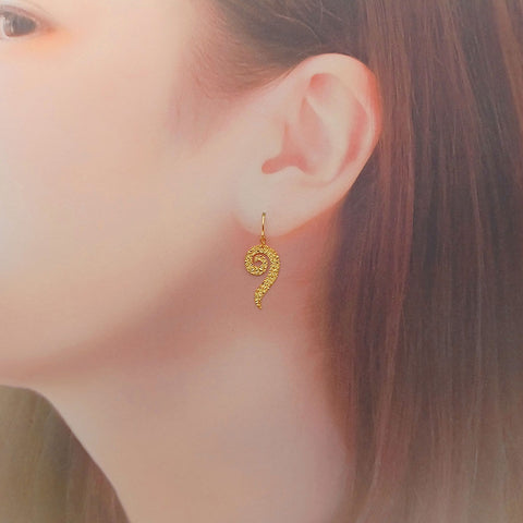 K18 フックピアス