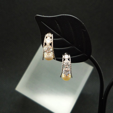 K10WG キュービックジルコニア(CZ)・淡水パール ピアス