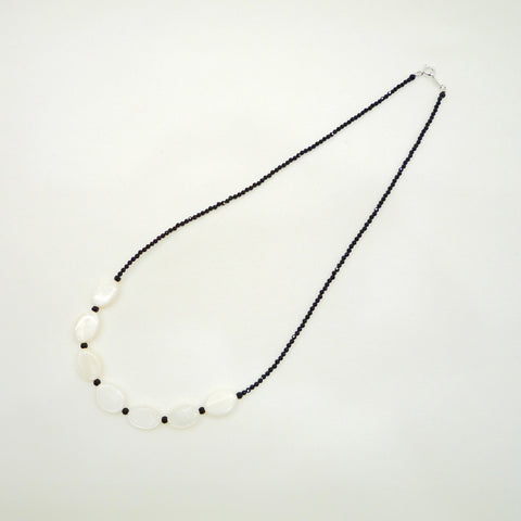 シェル・ブラックスピネル ネックレス