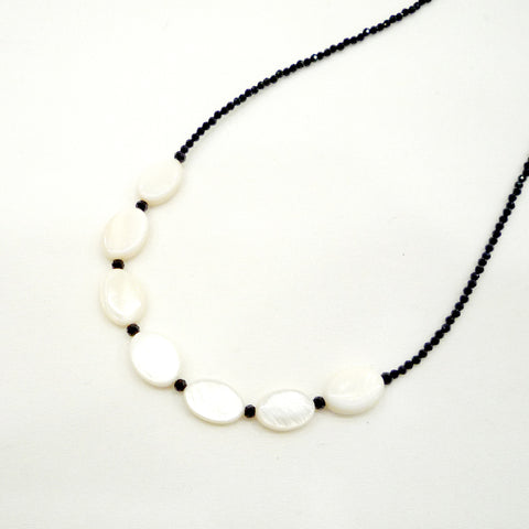 シェル・ブラックスピネル ネックレス