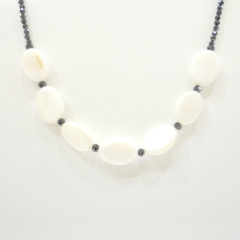 シェル・ブラックスピネル ネックレス