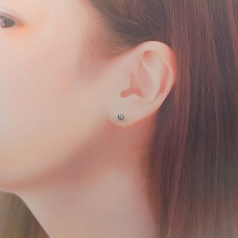 Pt900　ダイヤモンド　ピアス　《4月誕生石》